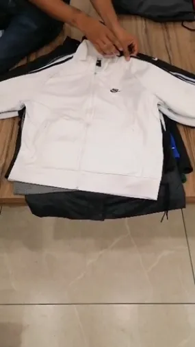 Branded zipper jacket 17 pieces bundle